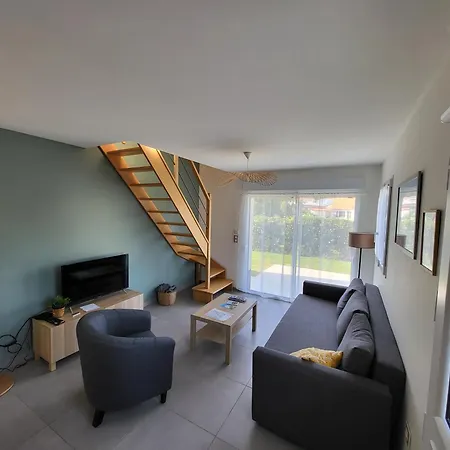 Les Mondaines-les Tourterelles 法威雷斯